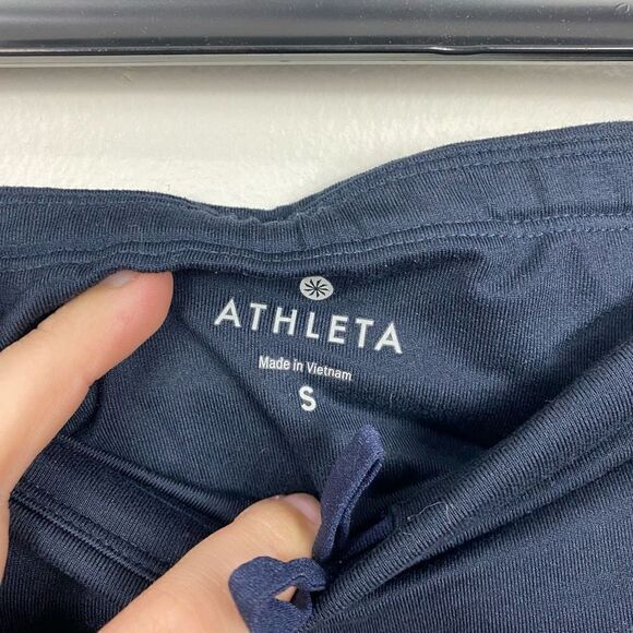 Athleta Relay Capri Mosaic Navy Multi Legging - Picture 5 of 6